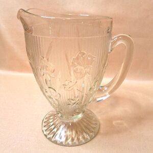 Gorgeous Vintage Jeanette Heavy Glass Iris 7 Cup Pitcher - 9" Tall
